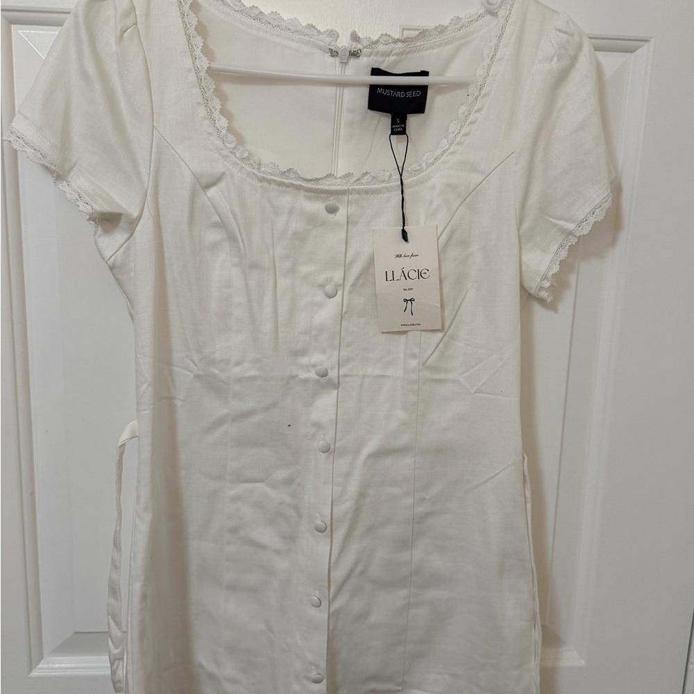 Mustard Seed Ivory Button-Down Blouse